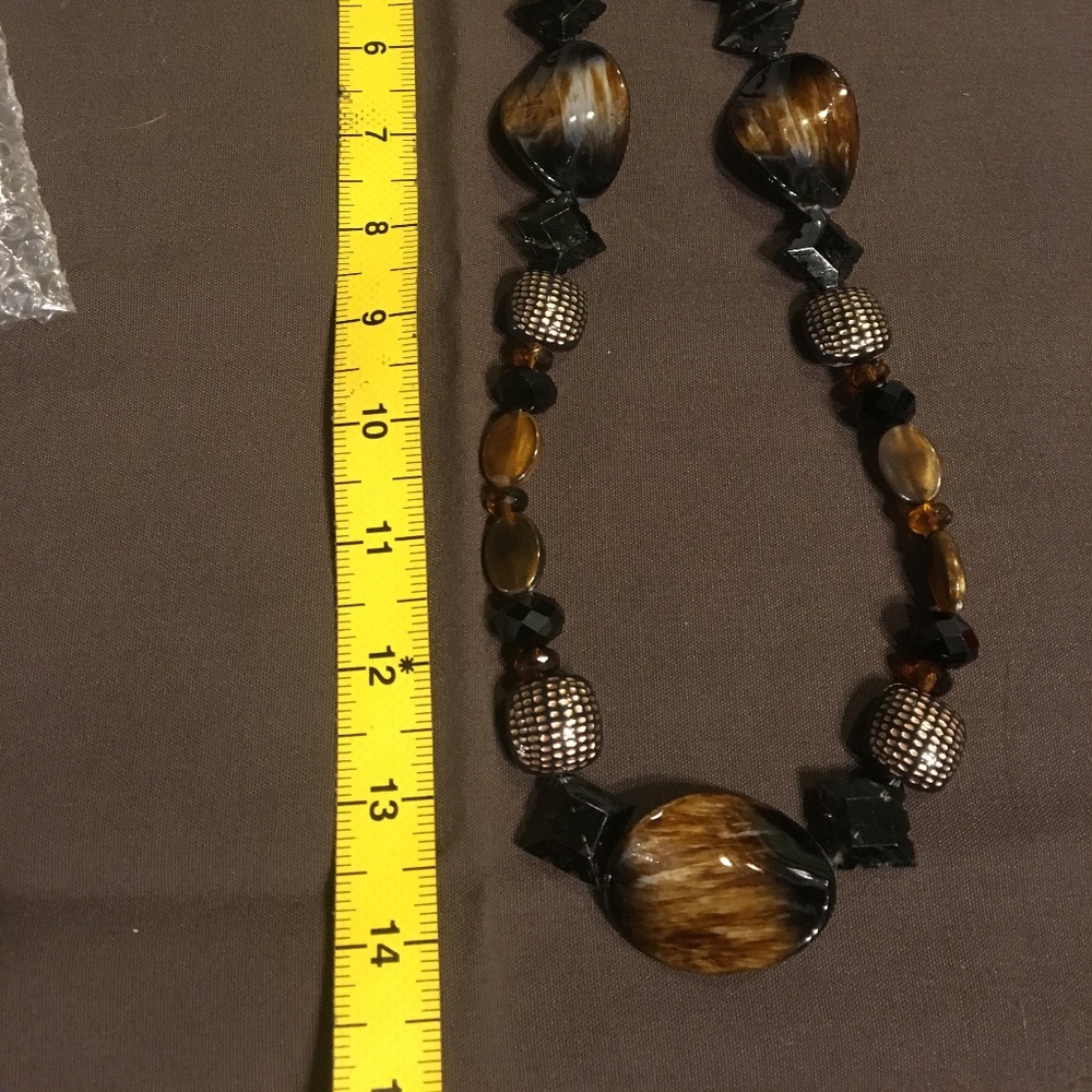 NECKLACE - Picture 2 of 3